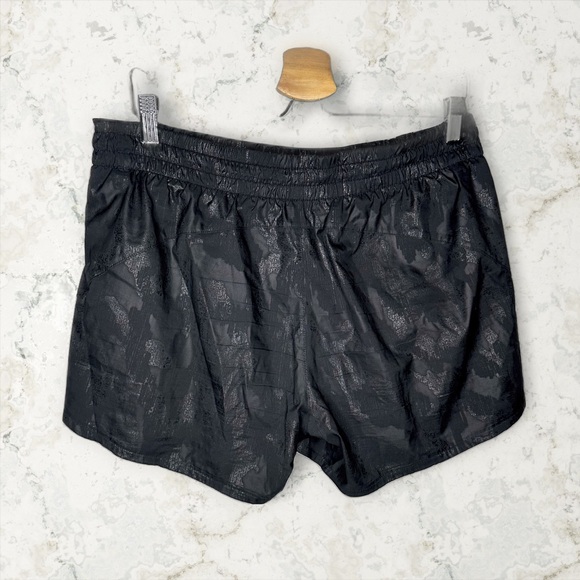 Athleta Camo Racer Running Short - Picture 2 of 9